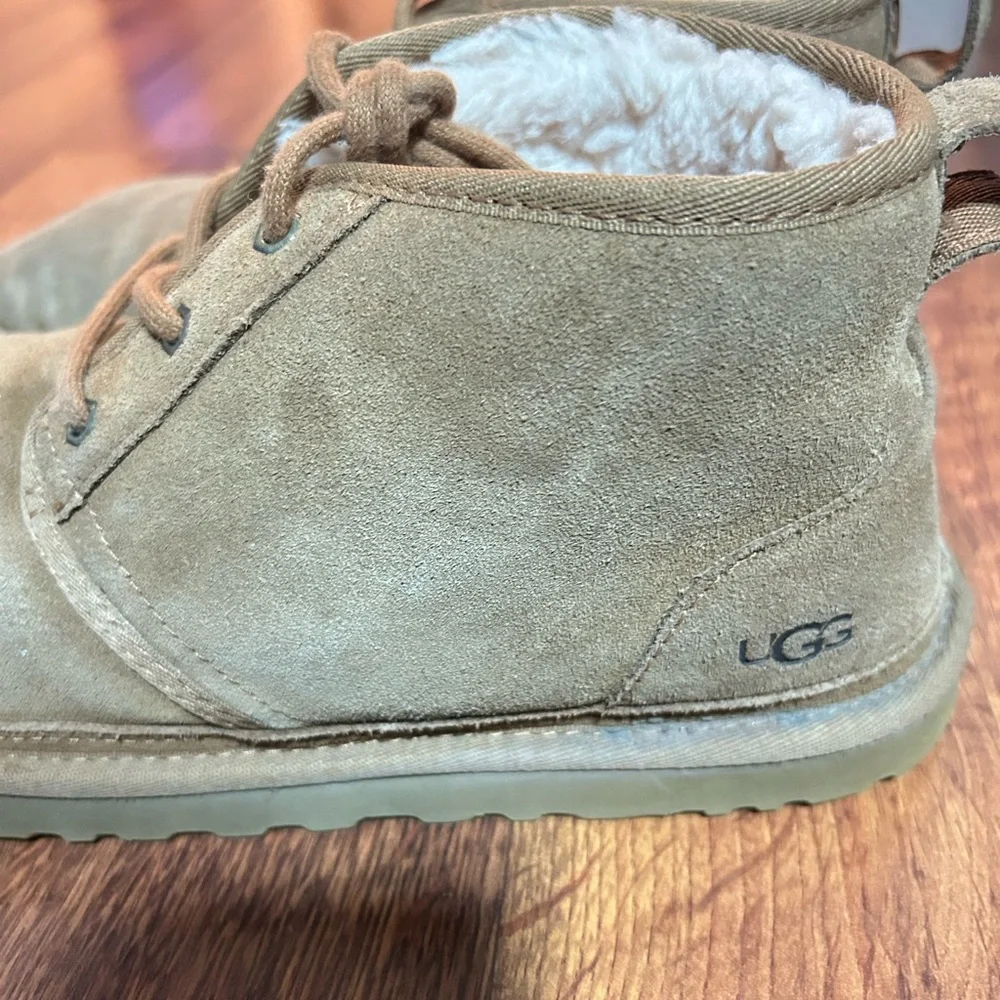 UGG Neumel Chukka boots in a suede finish. Size 10
